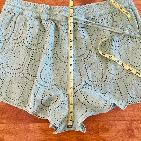 Farm Rio Pineapple Eyelet Shorts Green Drawstring Pockets Scalloped Hem L EUC - Picture 14 of 14